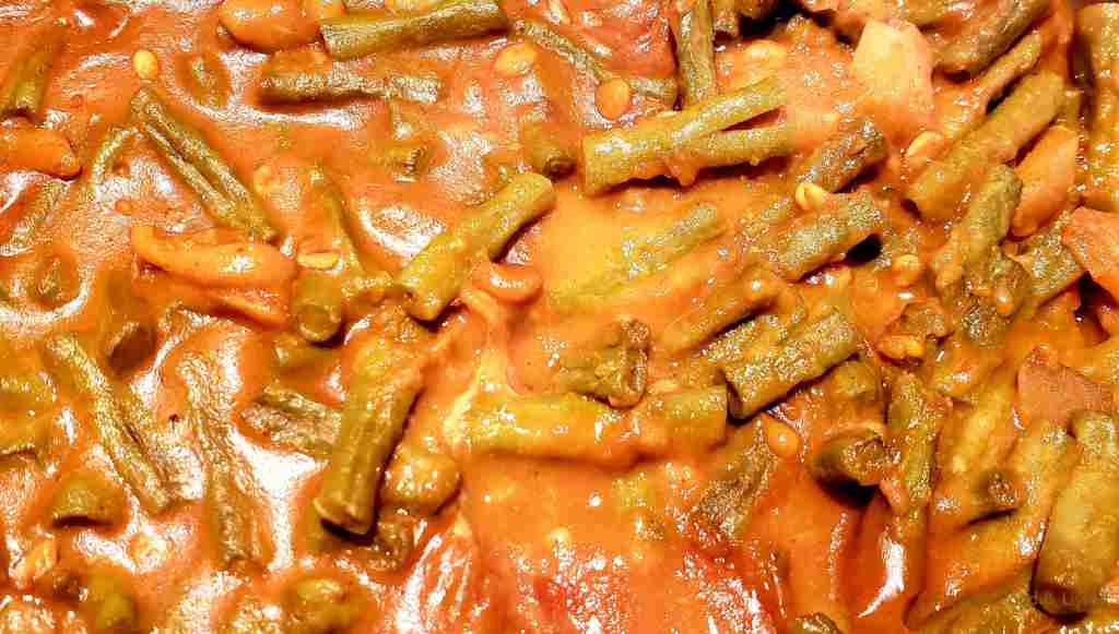 Flavorful Recipes: Potato & Long Beans Curry